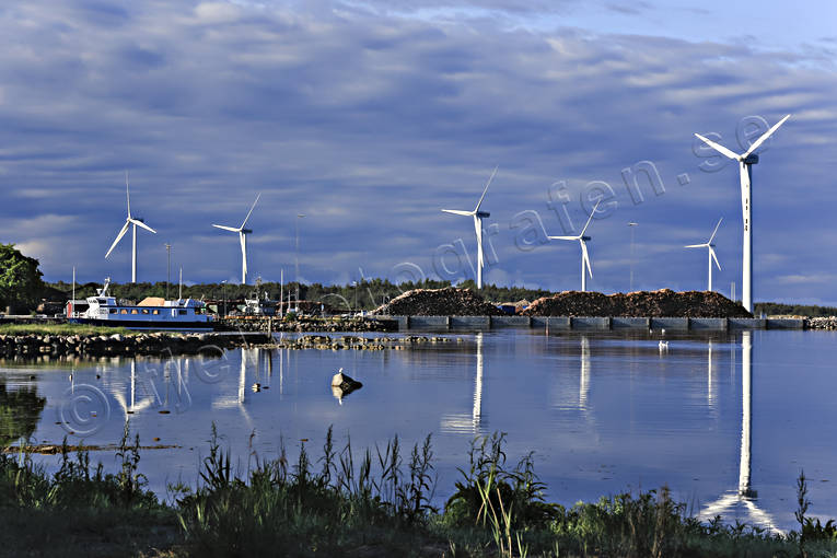 elkraft, elproduktion, energi, Gotland, hamn, hamnen, hav, havet, havsstrand, Klintehamn, Landskap, natur, vindkraft, vindkraftpark, vindkraftverk, vindmölla, vindsnurror