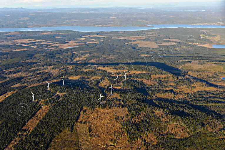 Almsa, arbete, drnarbilder, drnarfoto, elenergi, elkraft, elproduktion, energi, energiproduktion, flygbild, flygbilder, Flygfoto, flygfoton, hst, Jmtland, kraftproduktion, kraftverk, Landskap, milj, miljpverkan, Offerdal, Rshn, vindkraft, vindkraftverk, vindmlla, vindsnurra, vindsnurror, nge