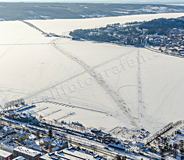 Badhusparken, drnarbilder, drnarfoto, flygbild, flygbilder, Flygfoto, flygfoton, hamnen, Jmtland, medvinden, skridskobana, stder, vinter, vinterstaden, stersund