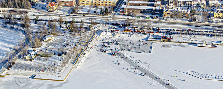 Vinterstaden Östersund Flygfoto Badhusparken, drönarbilder, drönarfoto, flygbild, flygbilder, Flygfoto, flygfoton, hamnen, Jämtland, medvinden, skridskobana, städer, vinter, vinterstaden, Östersund
