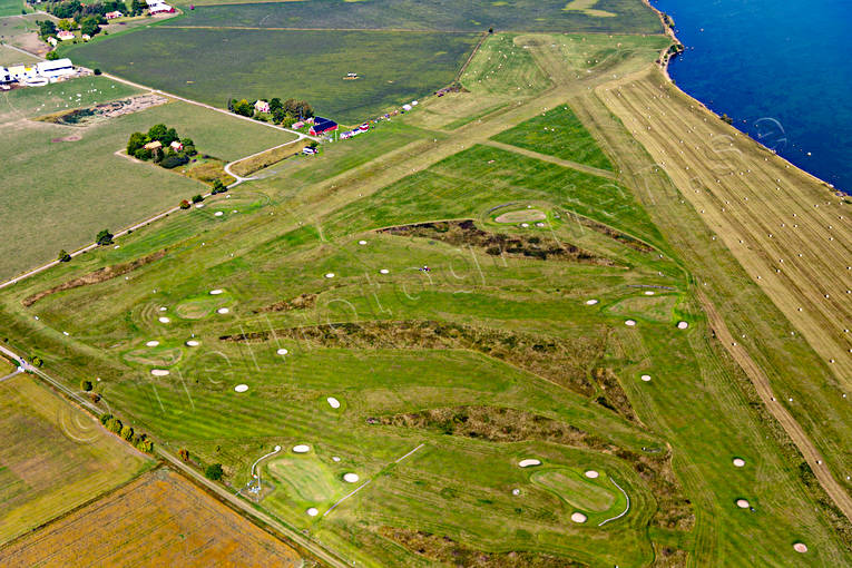 Visingsö flygfält anläggningar, drönarbilder, drönarfoto, Ed, flygbild, flygbilder, Flygfoto, flygfoton, flygfält, golfbana, Landskap, Småland, sommar, Visingsö