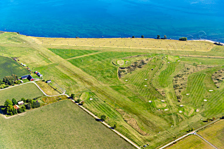 Visingsö flygfält anläggningar, drönarbilder, drönarfoto, Ed, flygbild, flygbilder, Flygfoto, flygfoton, flygfält, golfbana, Landskap, Småland, sommar, Visingsö