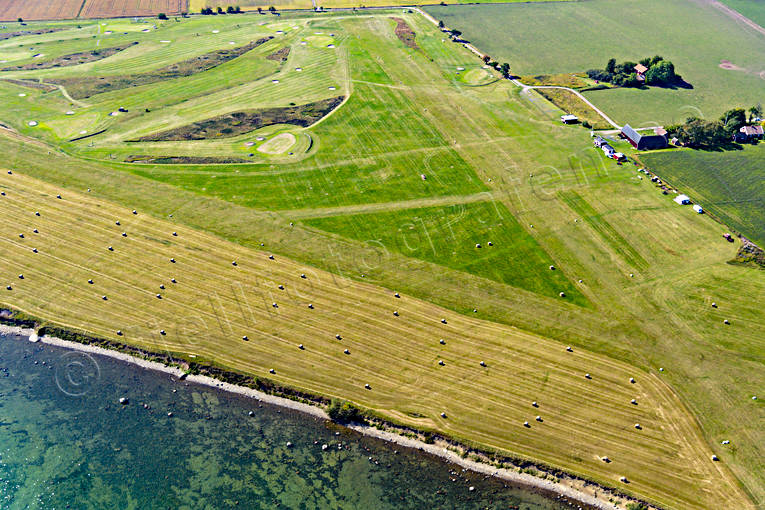 Visingsö flygfält anläggningar, drönarbilder, drönarfoto, Ed, flygbild, flygbilder, Flygfoto, flygfoton, flygfält, golfbana, Landskap, Småland, sommar, Visingsö