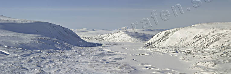 Vy mot Dörrsjöarna och Åreskutan drönarbilder, drönarfoto, Dörrsjöarna, fjäll, fjälldal, flygbild, flygbilder, Flygfoto, flygfoton, Jämtland, Landskap, panorama, panoramabilder, vinter, Åreskutan