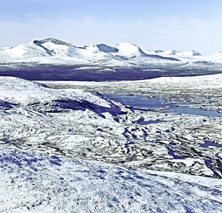 Vy mot Helags från Gråsjöfjället drönarbilder, drönarfoto, fjäll, fjällen, flygbild, flygbilder, Flygfoto, flygfoton, Gråsjöfjället, Helags, höst, Jämtland, Landskap, snö, Svenska Fjällen