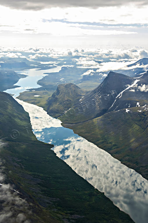 Vy mot Kaska Kaitumjaure drönarbilder, drönarfoto, flygbild, flygbilder, Flygfoto, flygfoton, Kaska Kaitumjaure, Landskap, lappland, sommar