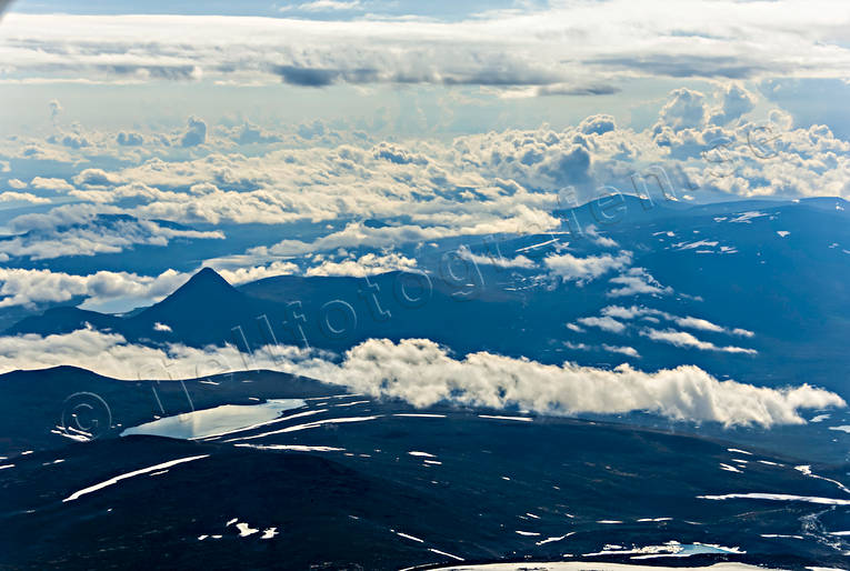Vy mot Pietsaure och fjället Slugga drönarbilder, drönarfoto, flygbild, flygbilder, Flygfoto, flygfoton, Landskap, lappland, Pietsaure, Slugga, sommar
