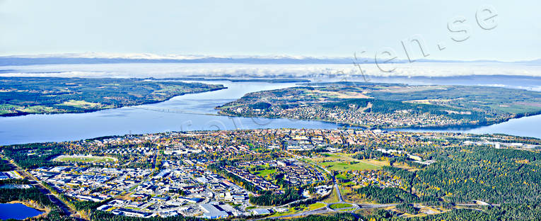 Vy Över Östersund canvastavla, drönarbilder, drönarfoto, flygbild, flygbilder, Flygfoto, flygfoton, Fototavla, Frösön, höst, Jämtland, panorama, städer, tavla, Östersund