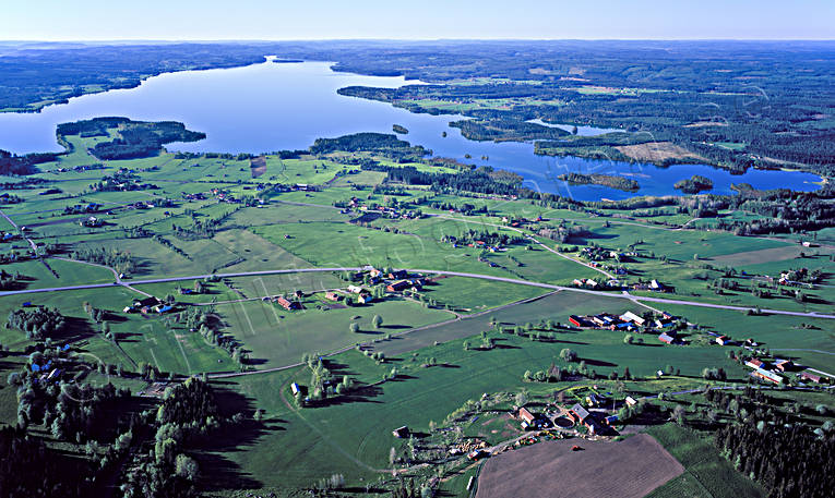 Vy över Locknebygden och Locknesjön drönarbilder, drönarfoto, flygbild, flygbilder, Flygfoto, flygfoton, Jämtland, Landskap, Lockne, Locknebygden, Locknesjön, sommar