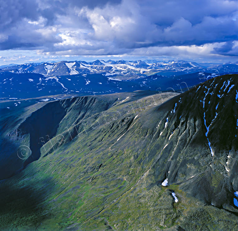 Vy över Tarrekaise och Sarek drönarbilder, drönarfoto, fjäll, fjällsida, flygbild, flygbilder, Flygfoto, flygfoton, Landskap, lappland, nationalparker, sarek, sommar, Svenska Fjällen, Tarradalen, Tarrekaise