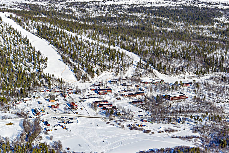 Vålådalen Skidanläggning anläggningar, drönarbilder, drönarfoto, flygbild, flygbilder, Flygfoto, flygfoton, Jämtland, nedfarter, pister, skidanläggning, skidbackar, skidort, vinter, Vålådalen