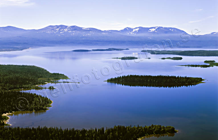 bleke, bl, drnarbilder, drnarfoto, fjll, fjllsj, flygbild, flygbilder, Flygfoto, flygfoton, holmar, Jmtland, Landskap, Snasahgarna, sommar, spegelbland, stmning, stmningsbild, stmningsbilder, Svenska Fjllen, vildmarksstmning, nnsjn, rstid, rstider, ar