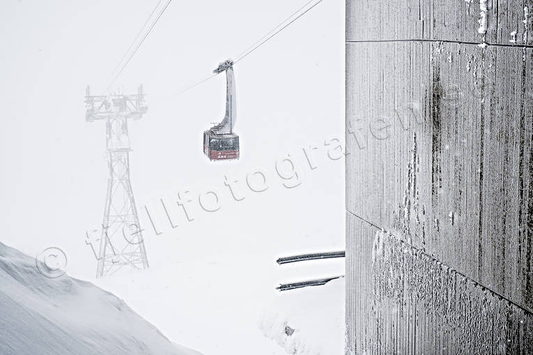 Åre Kabinbana i dimma anläggningar, dimma, fjäll, Jämtland, kabinbanan, kallt, lift, moln, sport, utförsåkning, vinter, äventyr
