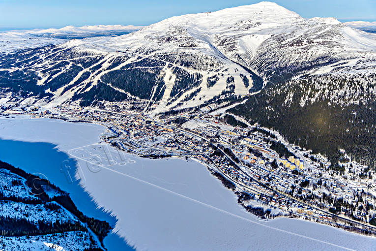 Åre och Åreskutan drönarbilder, drönarfoto, fjälltopp, flygbild, flygbilder, Flygfoto, flygfoton, Jämtland, Landskap, nedfarter, skidbackar, vinter, Åreskutan
