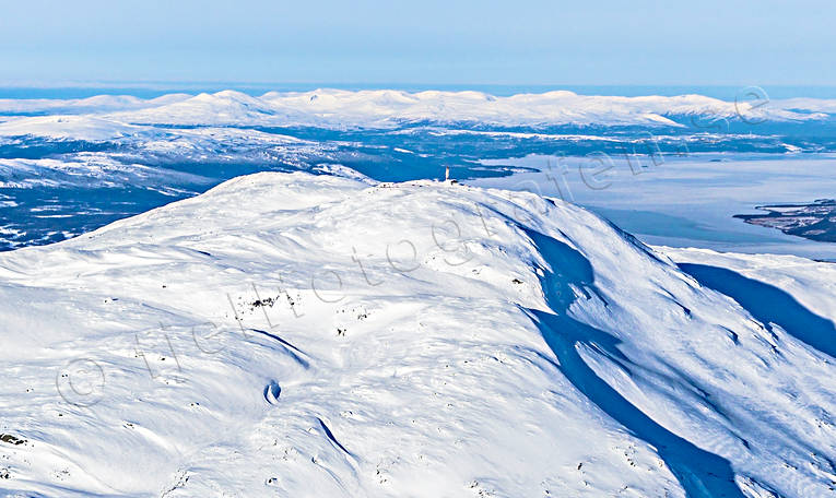 Åreskutan och Skäckerfjällen drönarbilder, drönarfoto, fjälltopp, flygbild, flygbilder, Flygfoto, flygfoton, Jämtland, Kallsjön, Landskap, mast, Skäckerfjällen, topp, toppen, Toppstugan, vinter, Åreskutan