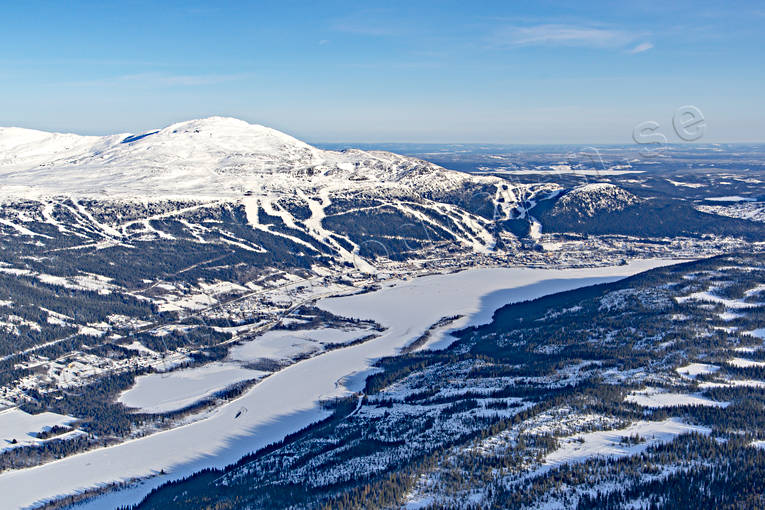 Åreskutan och Åredalen drönarbilder, drönarfoto, fjälltopp, flygbild, flygbilder, Flygfoto, flygfoton, Jämtland, Landskap, nedfarter, skidbackar, vinter, Åredalen, Åreskutan