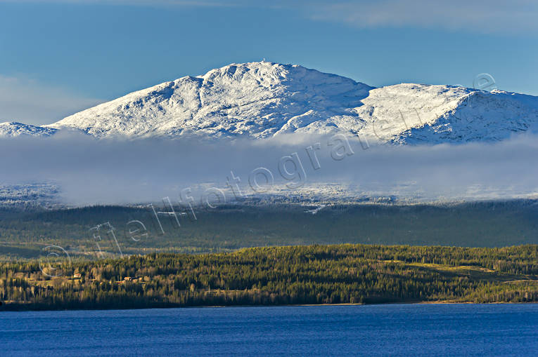 Åreskutan vid Kallsjön dimbank, fjäll, fjälltopp, höst, Jämtland, Kallsjön, Landskap, nysnö, Åreskutan