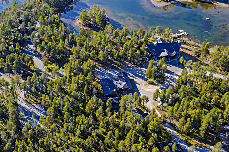 Årrenjarka Fjällby anläggningar, drönarbilder, drönarfoto, fjällby, flygbild, flygbilder, Flygfoto, flygfoton, höst, Landskap, lappland, Saggat, stugby, Årrenjarka