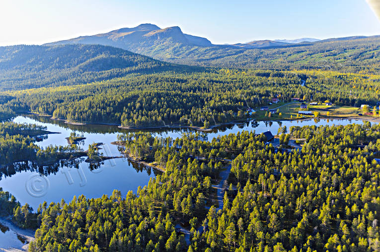 Årrenjarka Fjällby anläggningar, drönarbilder, drönarfoto, fjällby, flygbild, flygbilder, Flygfoto, flygfoton, höst, Landskap, lappland, Saggat, stugby, Årrenjarka
