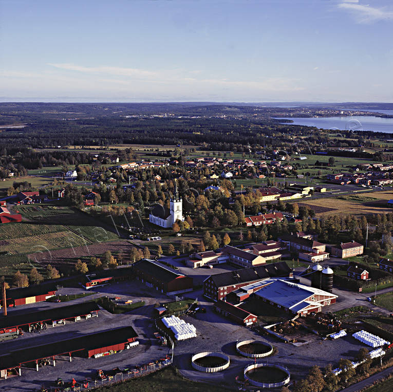 Ås kyrka och Torsta lantbruksskola byar, drönarbilder, drönarfoto, flygbild, flygbilder, Flygfoto, flygfoton, Jämtland, kyrka, kyrkan, kyrkor, lantburksskola, planbild, planbilder, samhällen, Torsta, Ås