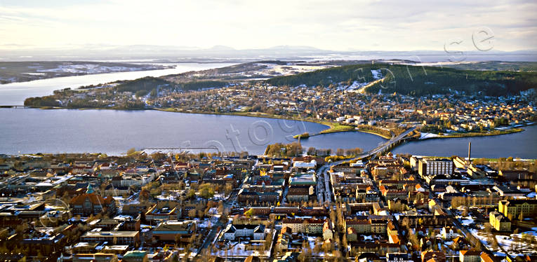 Östersund och Frösön centrum, drönarbilder, drönarfoto, flygbild, flygbilder, Flygfoto, flygfoton, frösöbron, Frösön, höst, Jämtland, panorama, stad, städer, Östersund