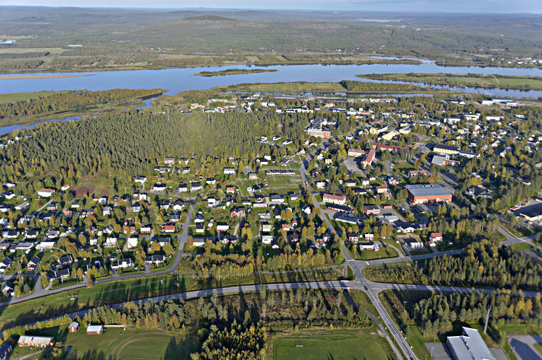 Övertorneå samhälle drönarbilder, drönarfoto, flygbild, flygbilder, Flygfoto, flygfoton, höst, Landskap, Norrbotten, samhällen, Torne älv, Övertorneå