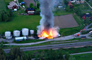 brand, brinner, cisterner, drnarbilder, drnarfoto, eld, eldsvda, flygbild, flygbilder, flygfoto, flygfoton, milj, miljfrstring, miljpverkan, miljskada, miljvrd, natur, oljecisterner