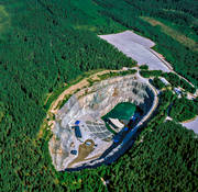 anlggnignar, byggnationer, Dalarna, Dalhalla, drnarbilder, drnarfoto, flygbild, flygbilder, flygfoto, flygfoton, gruva, konserthall, samhlle, samhllen, sommar, stenbrott