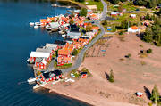 anlggningar, bthus, drnarbilder, drnarfoto, fiskelge, flygbild, flygbilder, flygfoto, flygfoton, hamn, Norrfllsviken, sommar, stugor, ngermanland