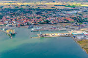 drnarbilder, drnarfoto, fiskehamn, flygbild, flygbilder, flygfoto, flygfoton, hamn, samhllen, Skne, smbtshamn, sommar, Ystad