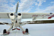 flyg, flygmaskin, flygplan, kommunikationer, luftfart, Piper, skidflyg, skidflygplan, skidor, Super Cub