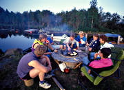 friluftsliv, grilla, grillning, kvll, samkvm, sommar, sommarkvll, strand, uteliv, ventyr