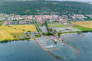 camping, campingsplats, drnarbild, drnarbilder, drnarfoto, flygbild, flygbilder, flygfoto, flygfoton, frjelge, Grnna, hamnen, hamnpirar, husvagnscamping, pir, Smland, sommar, stder, vttern