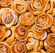 baka, bakelse, brun, bullar, bulle, doft, dofta, doppa, fikabrd, gul, guld, kaffebrd, kanel, kanelbullar, kanelbulle, lcker, prlsocker, socker, tradition