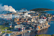 anlggningar, drnarbilder, drnarfoto, fabrik, flygbild, flygbilder, flygfoto, flygfoton, Husum, kustnra, massafabrik, massaindustri, Mets Board, pappersbruk, pappersmassa, Rgn, samhllen, sommar, ngermanland