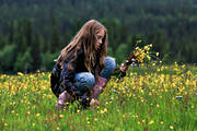 blombukett, blommor, blomster, flicka, midsommar, midsommarblomster, midsommarfirande, nutid, sommar, sommarng, rstid, rstider, ng