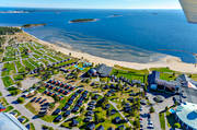 anlggningar, badplats, byggnader, drnarbilder, drnarfoto, flygbild, flygbilder, flygfoto, flygfoton, havsbad, hotell, hst, konferenshotell, kurort, landskap, Norrbotten, Pite havsbad, Pite, Pite havsbad, playa, samhllen, sandstrand