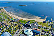 anlggningar, badplats, byggnader, drnarbilder, drnarfoto, flygbild, flygbilder, flygfoto, flygfoton, havsbad, hotell, hst, konferenshotell, kurort, landskap, Norrbotten, Pite havsbad, Pite, Pite havsbad, samhllen, sandstrand