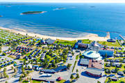 anlggningar, badplats, byggnader, drnarbilder, drnarfoto, flygbild, flygbilder, flygfoto, flygfoton, havsbad, hotell, hst, konferenshotell, kurort, landskap, Norrbotten, Pite havsbad, Pite, Pite havsbad, samhllen, sandstrand
