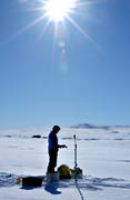 Anarisfjllen, bl, fiske, fjll, motljus, pimpel, pimpelfiske, rding, rdingfiske, sol, sportfiske, vinter, vrvinter