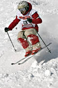 fart, hopp, puckelpist, puckelåkare, Renaud Jacques-Dagenais, skidor, skidåkare, skidåkning, snösprut, sport, tävling, utförsåkning, vinter, Åre