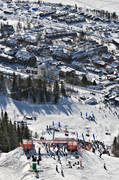 arena, bana, fart, hopp, puckelpist, puckelkare, skidor, skidkare, skidkning, snsprut, sport, tvling, tvlingsomrde, utfrskning, vinter, re