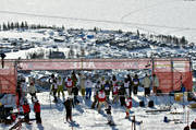 arena, bana, fart, hopp, puckelpist, puckelkare, skidor, skidkare, skidkning, snsprut, sport, start, tvling, tvlingsomrde, utfrskning, vinter, re