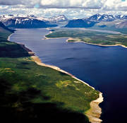 blottlagda, drnarbilder, drnarfoto, flygbild, flygbilder, flygfoto, flygfoton, kraftverksdamm, kraftverksmagasin, landskap, lappland, magasin, milj, nationalpark, natur, Ptsasj, Satihaure, sommar, Stora Sjfallet, strnder, vattenkraft, vattenstnd, de