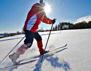 motljus, skidor, skidåkare, skidåkning, snö, solsken, turåkning, vinter, vårvinter, äventyr