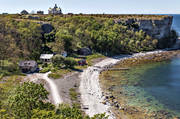 byggnad, byggnader, byggnationer, fyr, fyrhus, fyrplats, Gotland, hav, havet, havsband, havsstrand, Hien, klippa, klippor, kultur, sillgrissla, sommar, Stora Karls, Strandhuset