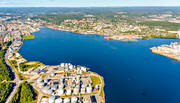 anlggningar, drnarbilder, drnarfoto, fabrik, flygbild, flygbilder, flygfoto, flygfoton, hamn, havsvik, industrier, industristad, landskap, Medelpad, oljehamn, sommar, stder, Sundsvall, Sundsvallsbukten, vik, Vindskrsudde
