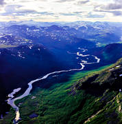 drnarbilder, drnarfoto, fjll, flygbild, flygbilder, flygfoto, flygfoton, landskap, lappland, Padjelanta, Rivkonjunnje, sommar, svenska fjllen, Tarradalen, Tarratno, vattendrag
