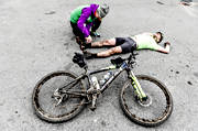 cykel, cykeltävling, cykling, cyklist, däck, lera, ligger, mountainbike, skitig, smutsig, sommar, sport, trött
