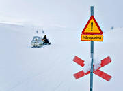 hngdriva, kommunikation, kryssmarkering, landfart, motor, skoter, skoterled, skylt, varningsskylt, vinter, vinterled, ventyr
